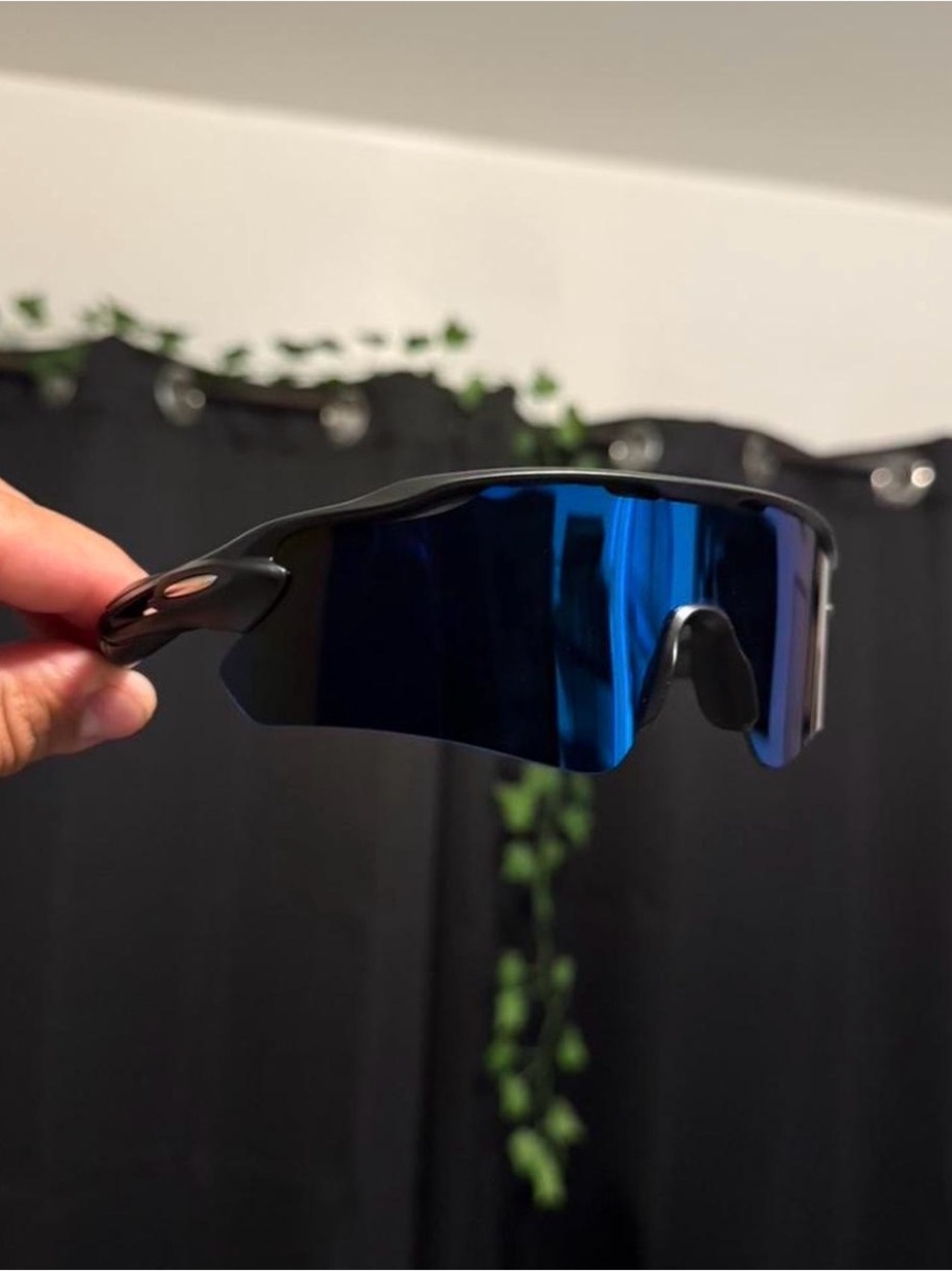 Oakley Sports Sunglasses Black Frame Blue Mirror Lens